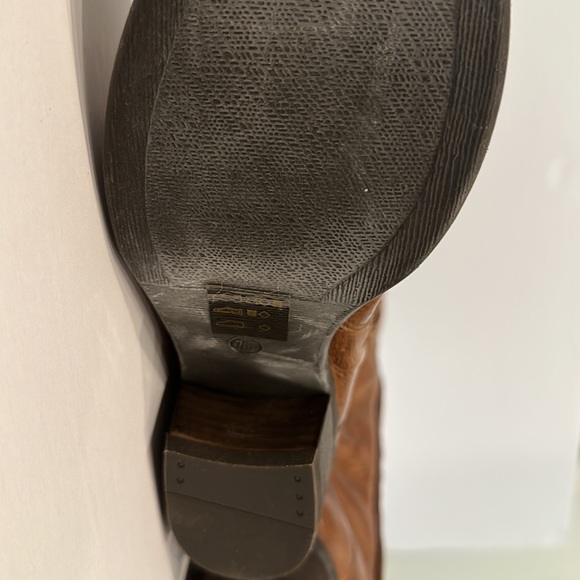 Steve Madden. Lace up women’s leather boots. Size 7.5. - Picture 9 of 9